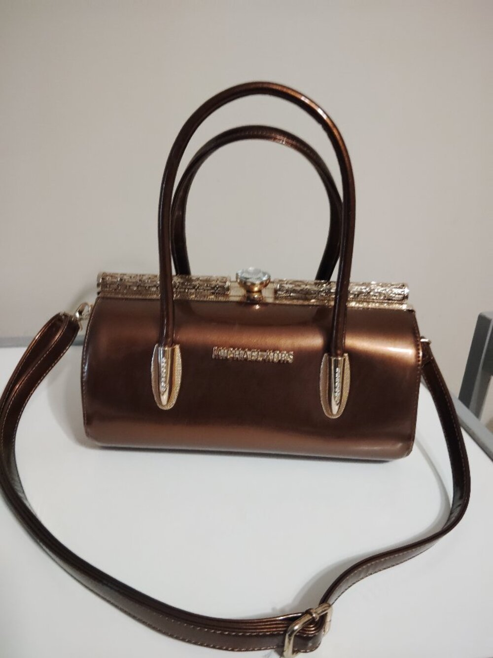 Michael Kors Brown Patent Sachel Elegant gold -Tone Handbag - Picture 4 of 6